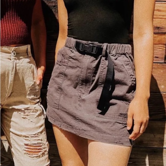 LF Carmar black high rise cargo buckle belted skirt - Picture 4 of 4